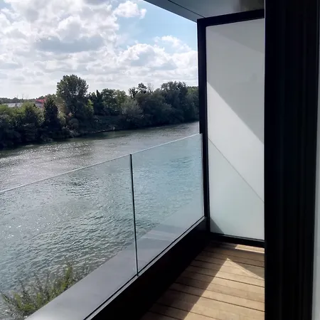 De La Seine 에피네쉬르세느강