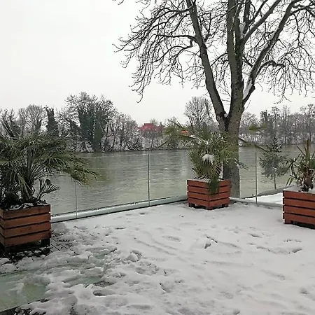 Отель De La Seine